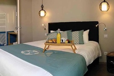 هتل Logis  Auberge De L Abbaye