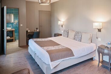 هتل Logis  Auberge De L Abbaye