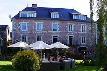 هتل Logis  Auberge De L Abbaye