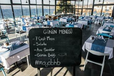 Maya Bistro Hotel & Beach