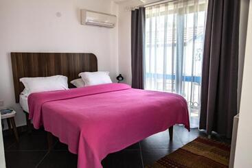 Maya Bistro Hotel & Beach