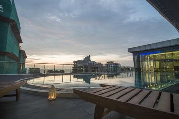 هتل Platinum One Suites