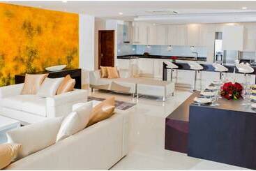 هتل Platinum One Suites