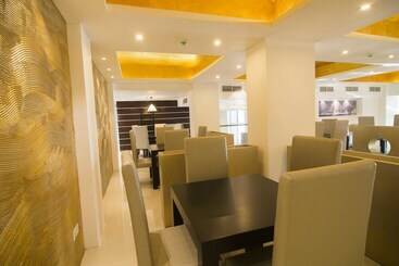 هتل Platinum One Suites