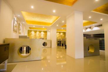 هتل Platinum One Suites