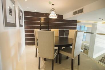 هتل Platinum One Suites