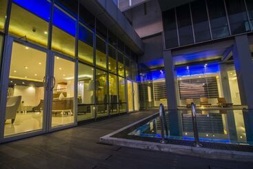 هتل Platinum One Suites
