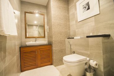 هتل Platinum One Suites