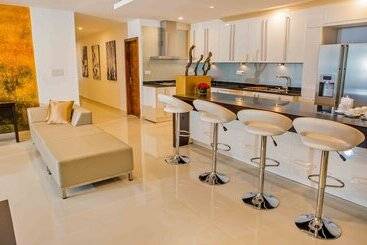 هتل Platinum One Suites