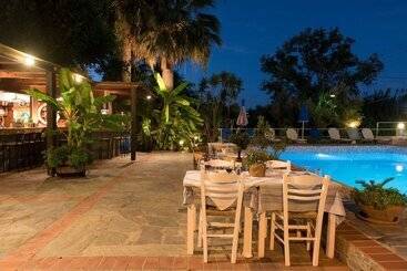 هتل Proimos Apartments