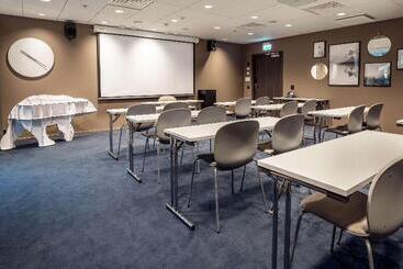 هتل Scandic Helsinki Airport