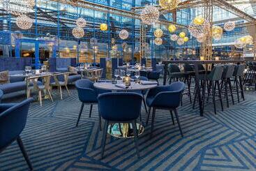 هتل Scandic Helsinki Airport
