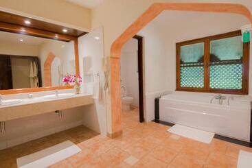 Amani Beach Resort