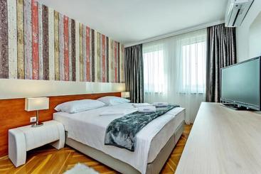 Aparthotel Adeo