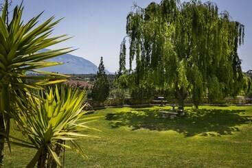 آپارتمانهای توریستها Evi S Gardens