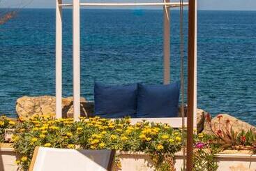 هتل Approdo Resort Thalasso Spa