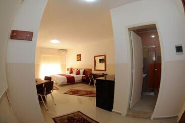 هتل Byblos Guest House