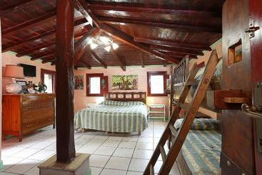هتل Country House Fam Polucci Cave
