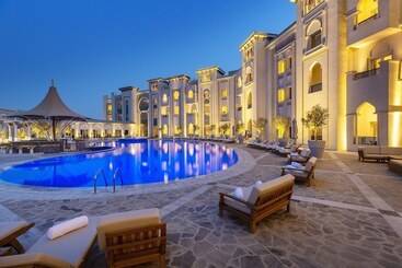 هتل Ezdan Palace