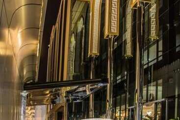 هتل Golden Tulip Headington