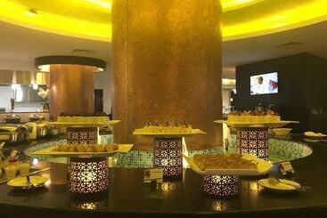 هتل Golden Tulip Headington