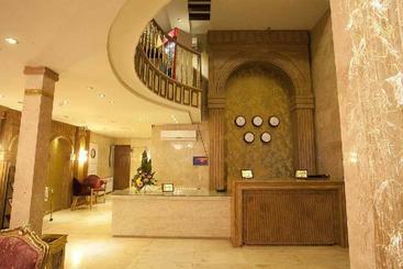 هتل Haft Aseman