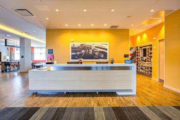 هتل Hampton Inn & Suites Boston/waltham