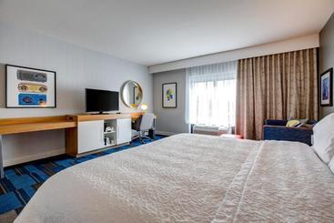هتل Hampton Inn & Suites Boston/waltham