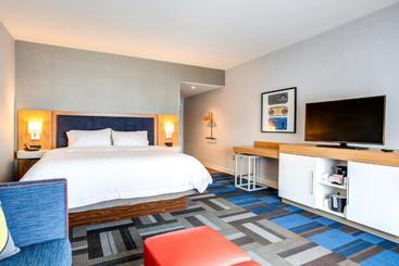 هتل Hampton Inn & Suites Boston/waltham