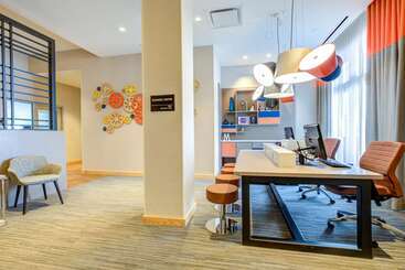 هتل Hampton Inn & Suites Boston/waltham