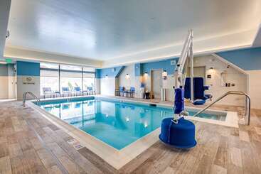 هتل Hampton Inn & Suites Boston/waltham