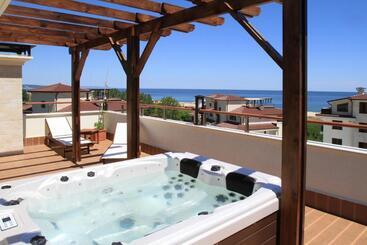 هتل Long Beach Resort