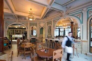 هتل Pestana Porto   A Brasileira, City Center & Heritage Building