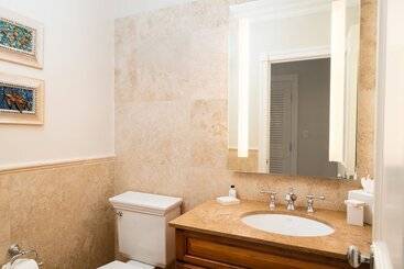هتل The Regent Grand