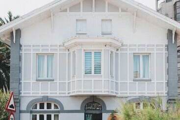 Alamar Salinas   Hostel