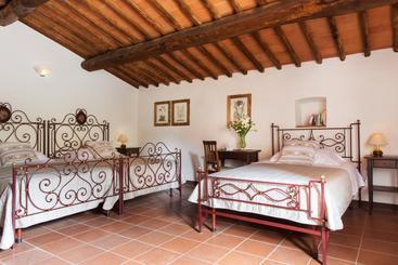 تختخواب و صبحانه Borgo Gallinaio