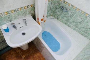 تختخواب و صبحانه H Juan
