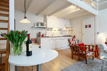 تختخواب و صبحانه Studio Boom Apartment