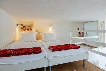 تختخواب و صبحانه Studio Boom Apartment