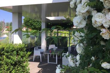تختخواب و صبحانه Villa Envie