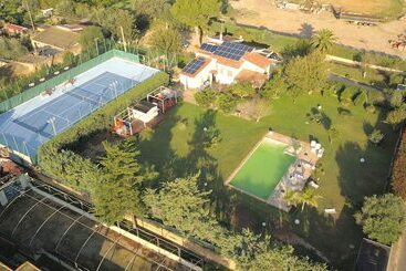 تختخواب و صبحانه Villa Savarino