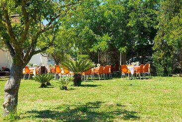 تختخواب و صبحانه Villa Savarino