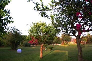 تختخواب و صبحانه Villa Savarino