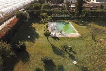 تختخواب و صبحانه Villa Savarino