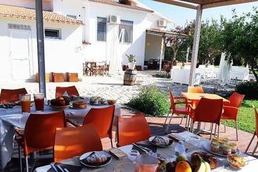 تختخواب و صبحانه Villa Savarino
