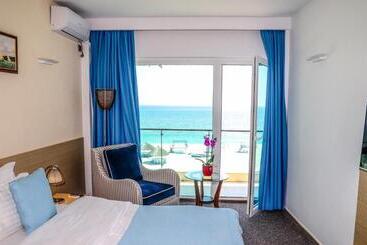 هتل Alcor Beach