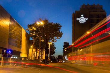 هتل Ciudadano Suites