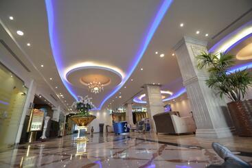 هتل Grandeur East