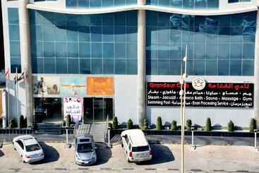 هتل Grandeur East