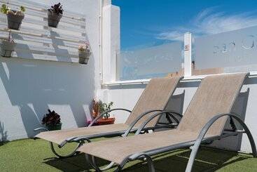 هتل Hostal San Gines
